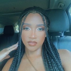 Meet your Posher, Crystal